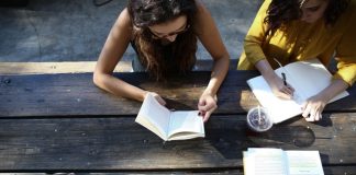 Apa Itu Bahasa: Definisi, Sejarah, Manfaat, Struktur, Jenis, dan Contoh Bahasa Apa Itu Bahasa Definisi, Sejarah, Manfaat, Struktur, Jenis, dan Contoh Bahasa