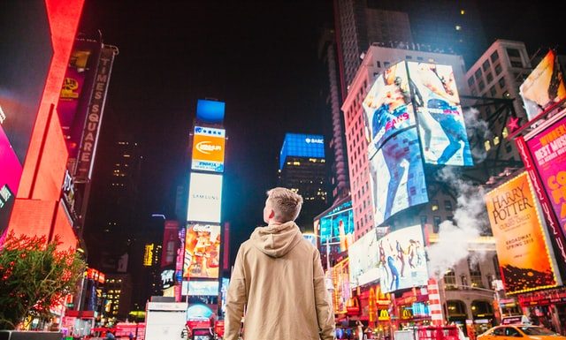 Apa Itu Iklan: Tujuan, Karakteristik, terminologi, dan Jenis iklan