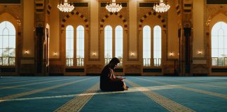 Hikmah Terdalam Bulan Ramadhan: Mengapa Ia Begitu Istimewa dan Mengubah Hidup Anda Hikmah Terdalam Bulan Ramadhan: Mengapa Ia Begitu Istimewa dan Mengubah Hidup Anda